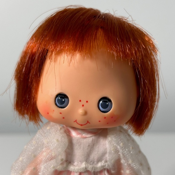 Vintage 80s Kenner Strawberry Shortcake Sweet Sleeper Doll (18B) - Picture 2 of 11